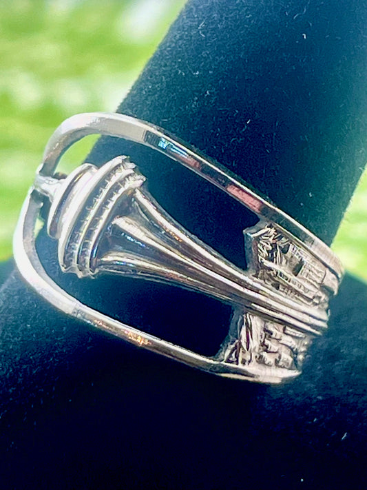 Vintage Seattle Space Needle Spoon Ring – Silver-Plated. Size 7