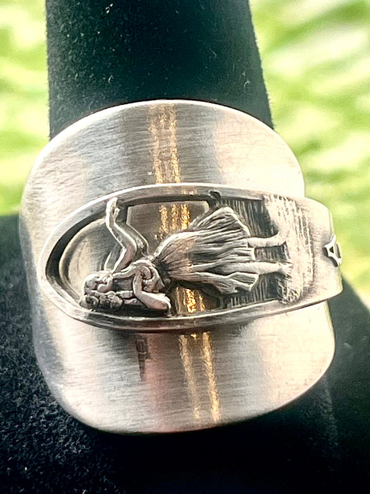 Vintage Maui Hula Girl Spoon Ring Silver-Plated. Size 8