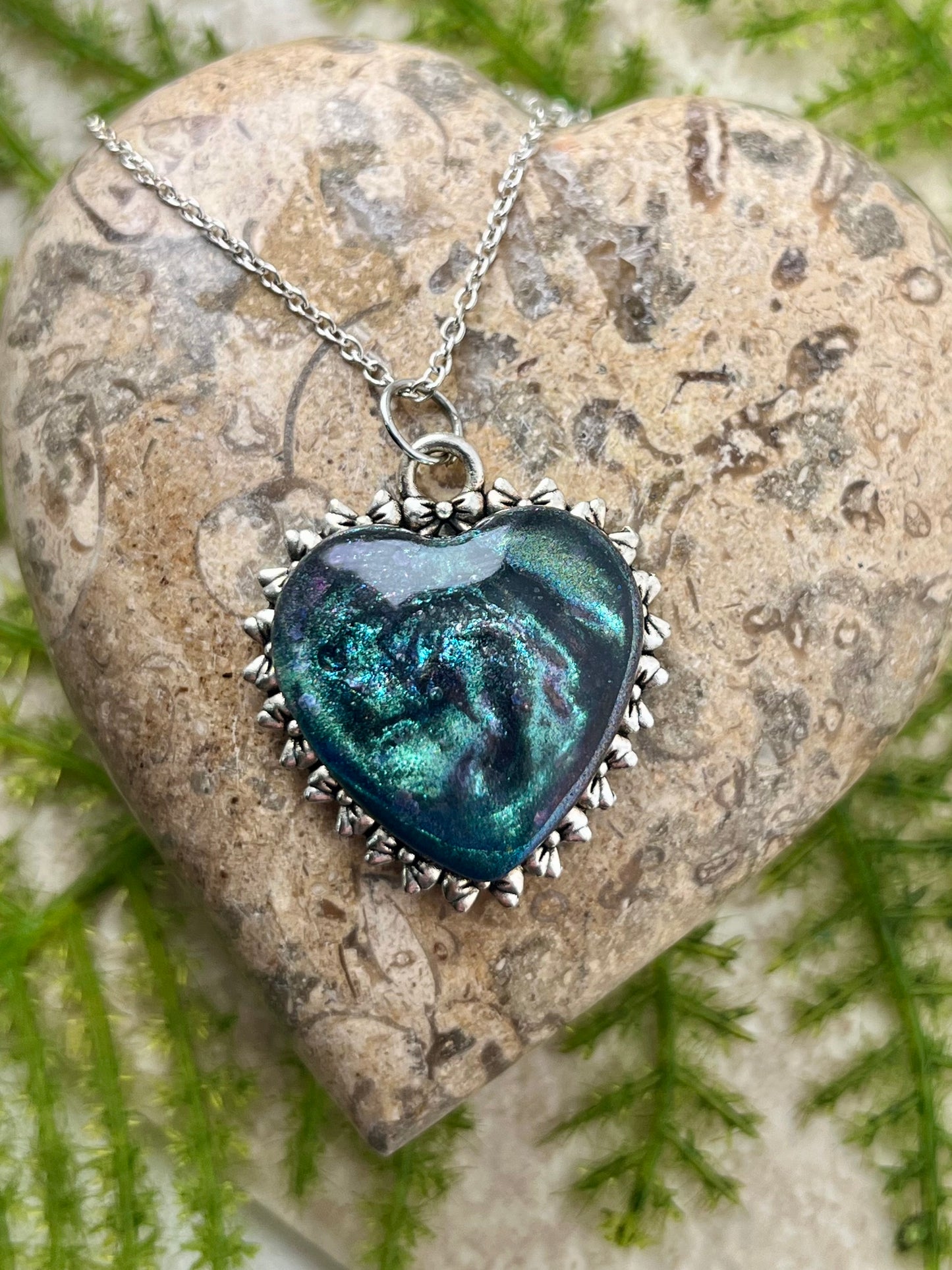 Emerald Green Resin Velvet Heart Necklace